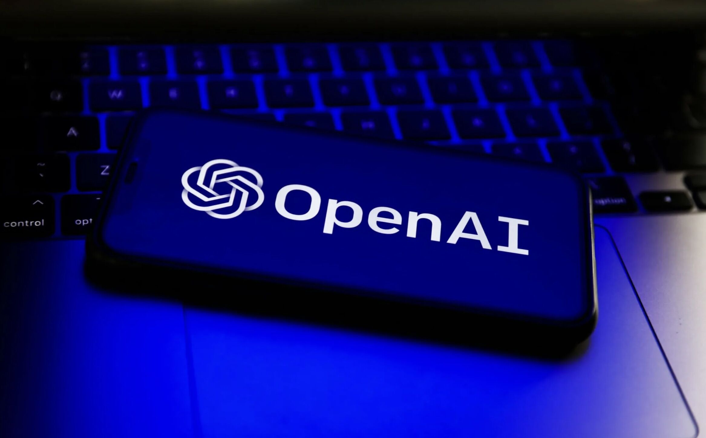 OpenAI mugt ChatGPT-ni täzeledi: Ol has takyk we “ähli görkezijiler boýunça akylly” boldy