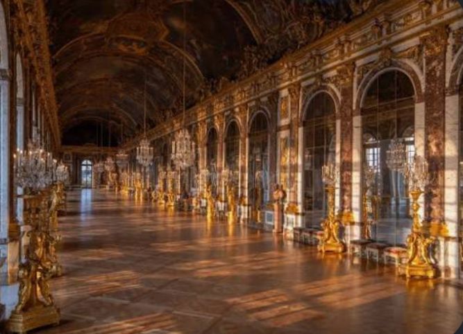 VERSAILLE
